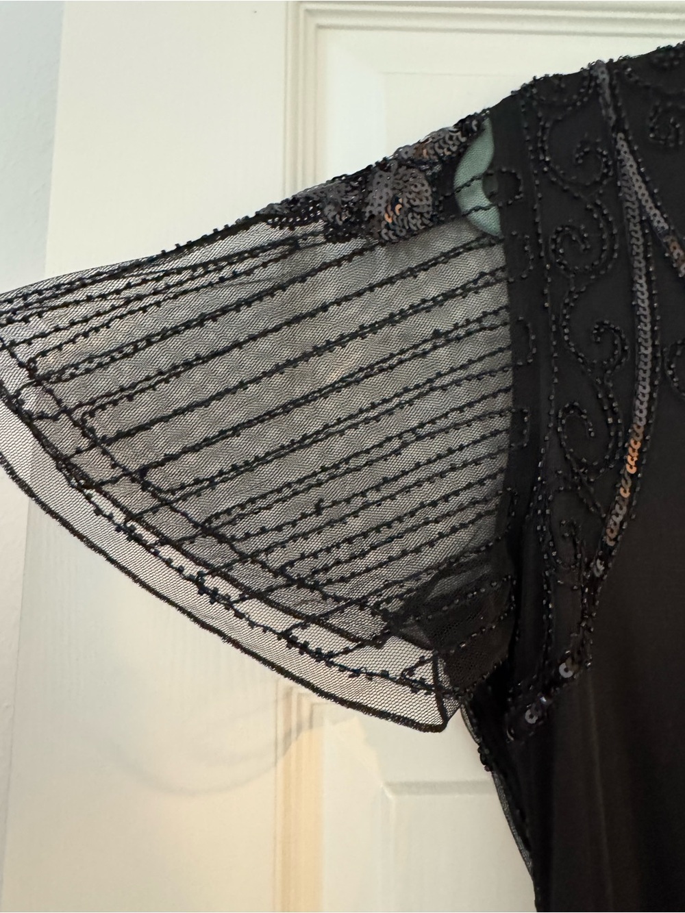 1920s-Inspired Art Deco Beaded Flapper Dress - Picture 4 of 7